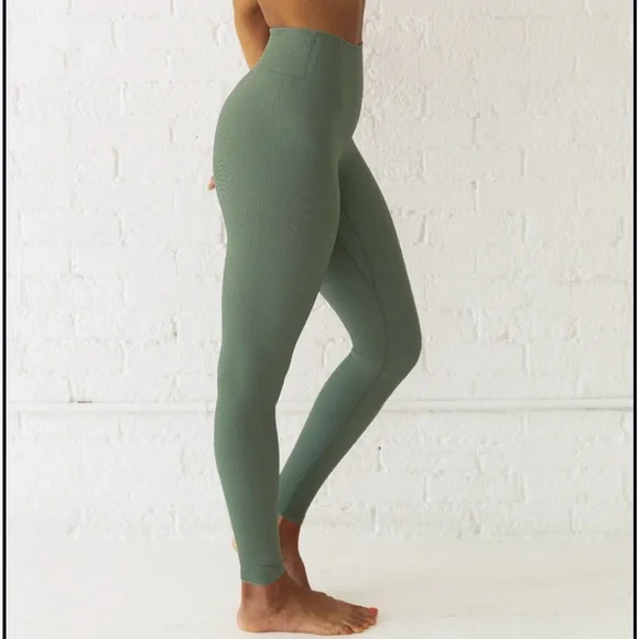 Erin Oprea Basics - Dark Sage Ribbed Workout Set - Picture 14 of 14